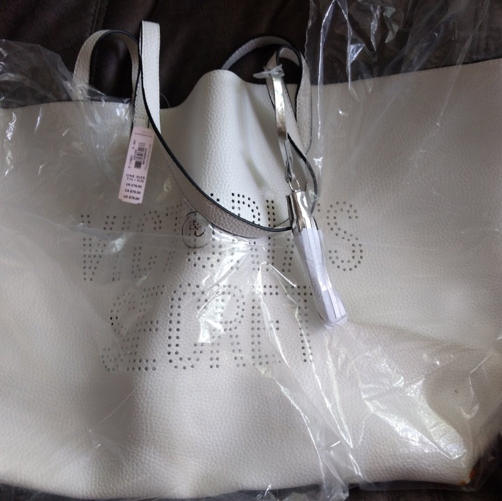 VS white leather feel tote